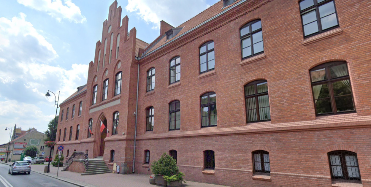 Miał trafić na odwyk, wyskoczył z okna. Tragedia w jednym z sądów