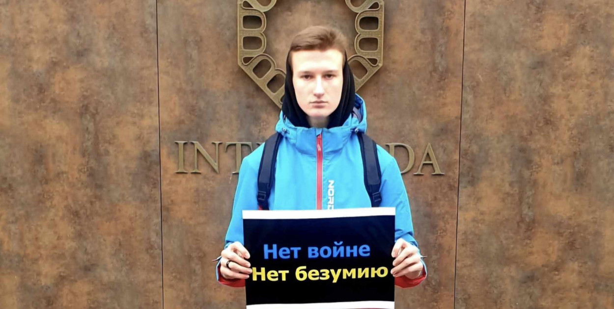 Odwaga młodego rosyjskiego skoczka. Stanął przeciwko Putinowi i zniknął