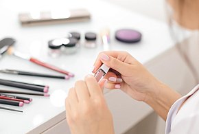 Nie używaj tych kosmetyków. GIS ostrzega przed produktami-139131