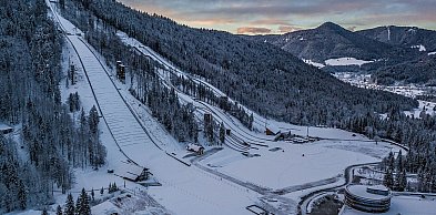 Groźny upadek podczas testów w Planicy. Co ze zdrowiem Słoweńca?