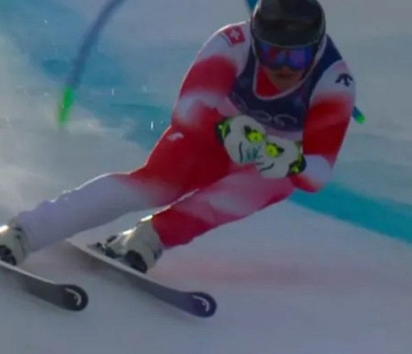 Von Allmen pisze historię igrzysk. Trzy starty, trzy złota