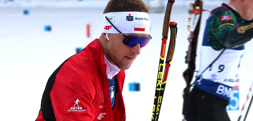 PŚ. Badacz blisko życiówki w mass starcie. Perrot górą