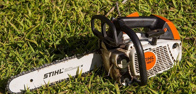 Sprzęt do dużych ogrodów który ułatwia każdą pracę terenową