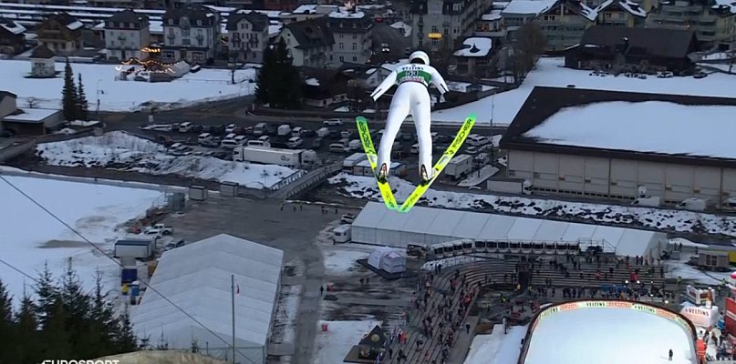 PŚ w Engelbergu. Pięciu Polaków z awansem do sobotniego konkursu - 139494