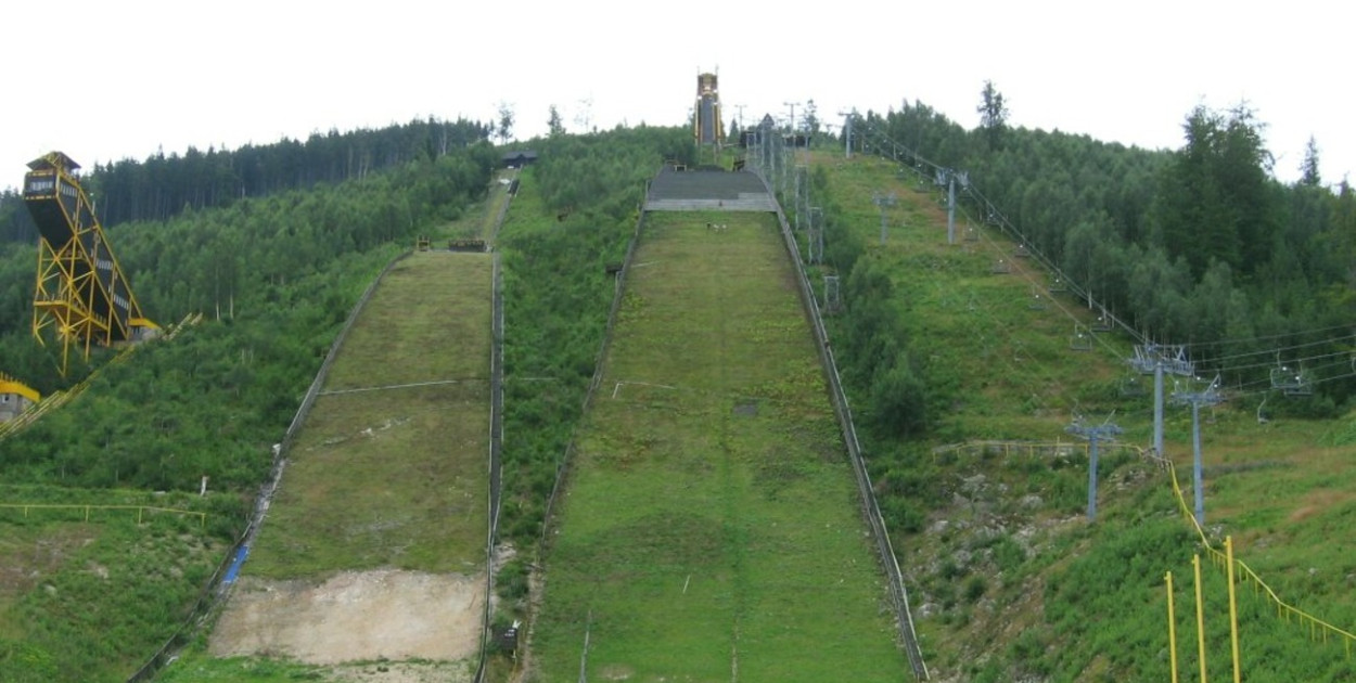 <a href="https://commons.wikimedia.org/wiki/File:Harrachov_ski.jpg">No machine-readable author provided. M k assumed (based on copyright claims).</a>, <a href="http://creativecommons.org/licenses/by-sa/3.0/">CC BY-SA 3.0</a>, via Wikimedia Commons