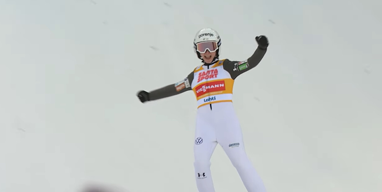 Screen: Youtube - FIS Ski Jumping