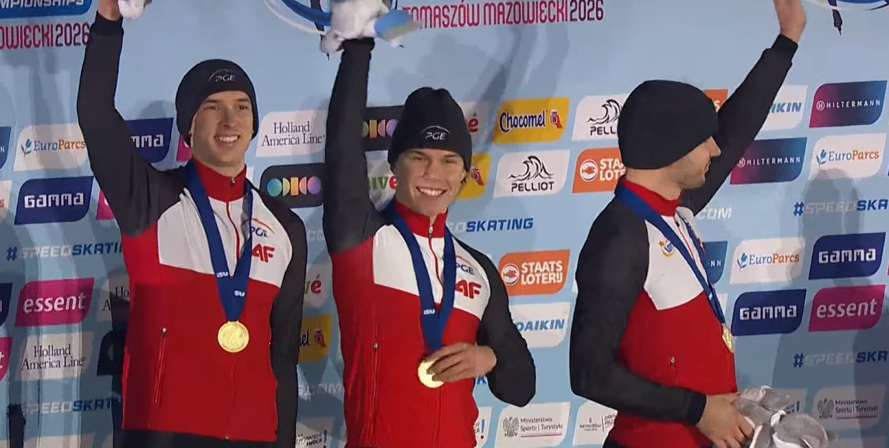 screen, YT ISU Speed Skating