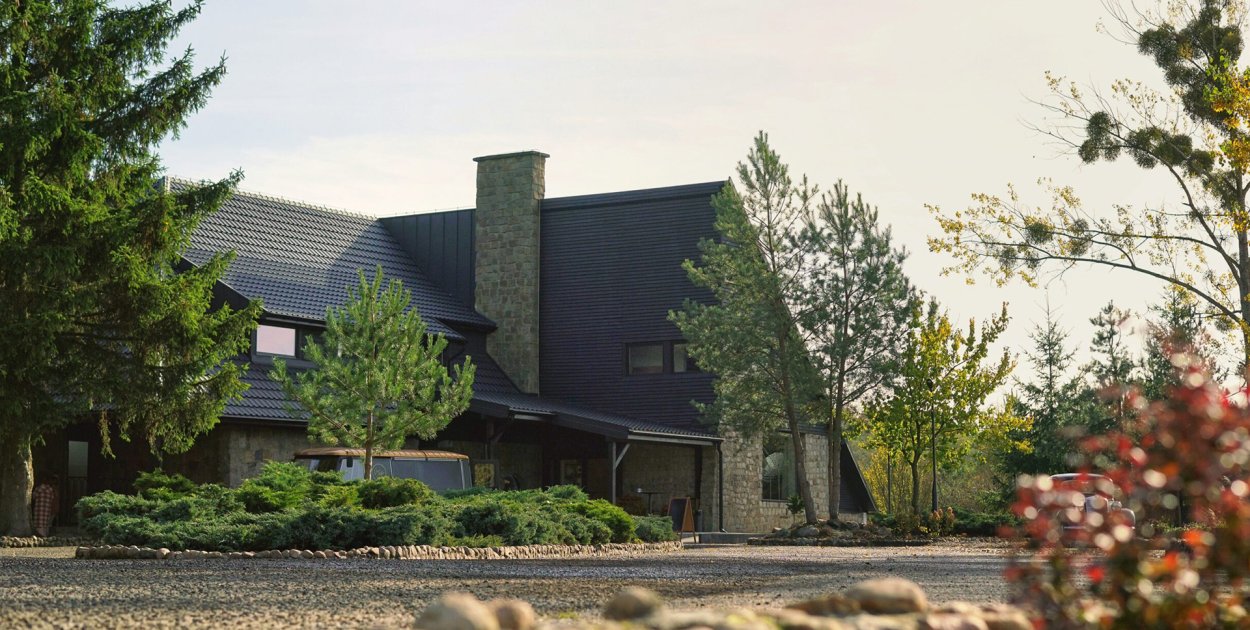 Wesele w otoczeniu natury nad jeziorem w Wielkopolsce