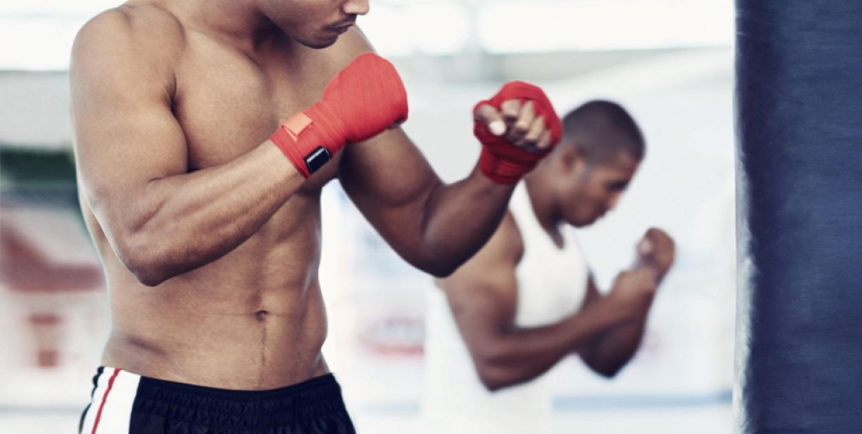 Sporty walki zimą: Jak utrzymać formę pod dachem, gdy na zewnątrz mróz?